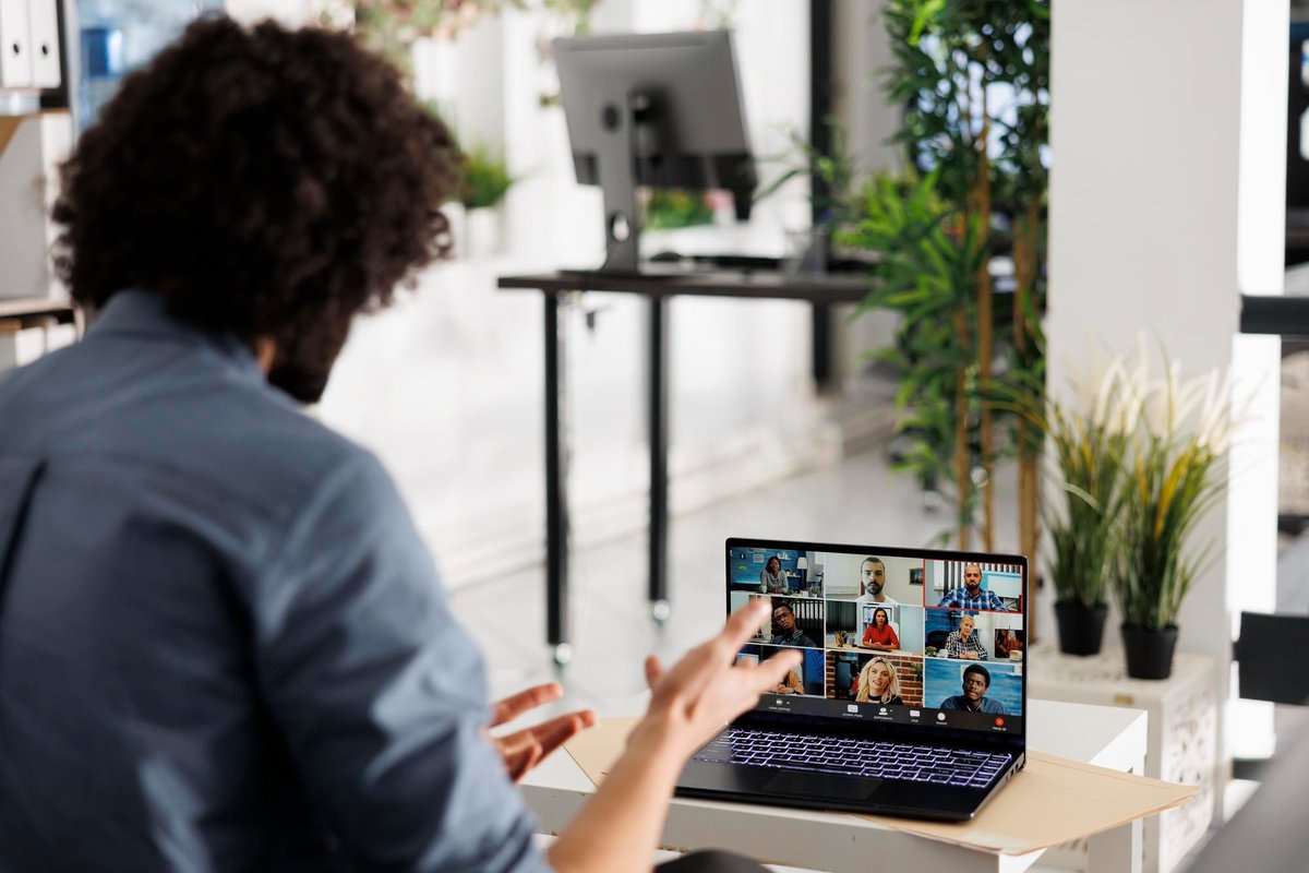 FreeConference's tweet image. Google Meet vs FaceTime: Best Video Chat App for Professionals? buff.ly/J2cDHy3

#meetings #events #conference #meeting #business #meetingsoftware  #conferences #event #meetingroom  #facetime