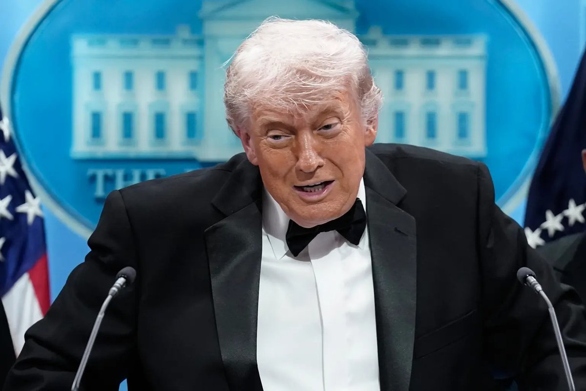 Whatever Claps 🇺🇸 White House claps back hard after De Niro and Bruce Springsteen ...