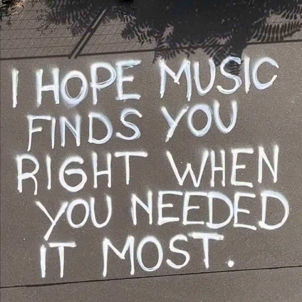 TonyMenendez21's tweet image. #Vibes 🎼🍾🍾🎼