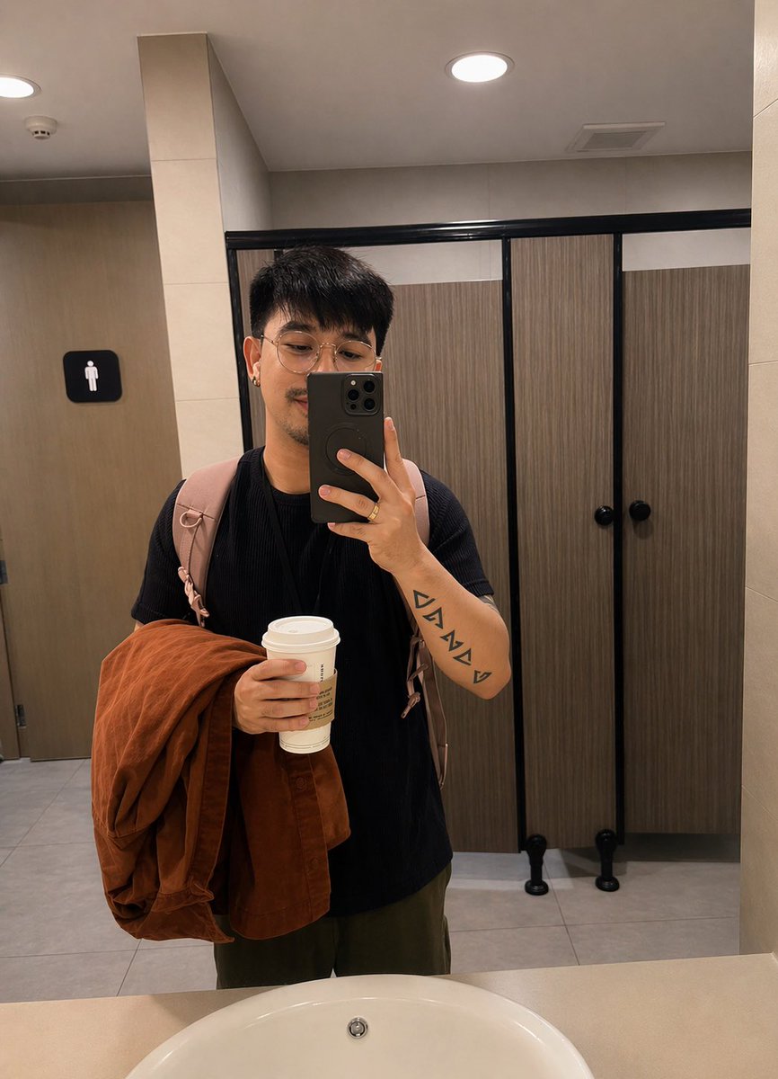 scholarian's tweet photo. Got promoted to Head of Site Operations 🥹💕 God is good. This is for you mama, papa . https://t.co/PIPlR57kyR