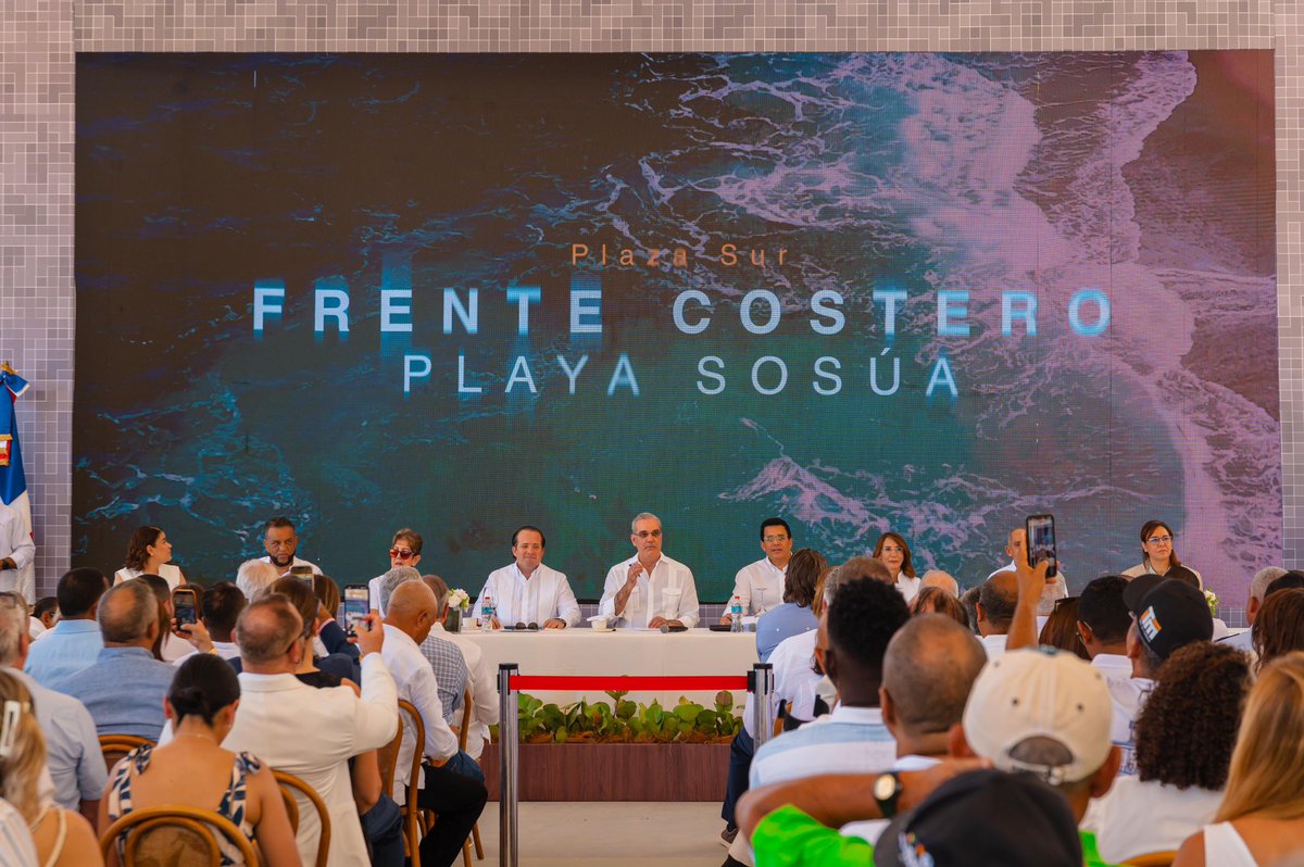 JosePaliza's tweet photo. Felicitamos la inauguración de la nueva plaza y el reordenamiento de Playa Sosúa, un paso importante hacia un destino más organizado, atractivo y digno para todos. 🐠 https://t.co/Ij411FmlHU