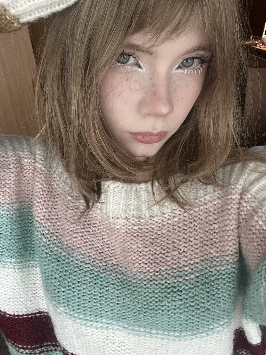 stasyanyamp's tweet photo. грустная потому что 0 читателей в X :( https://t.co/1przLWKBkJ