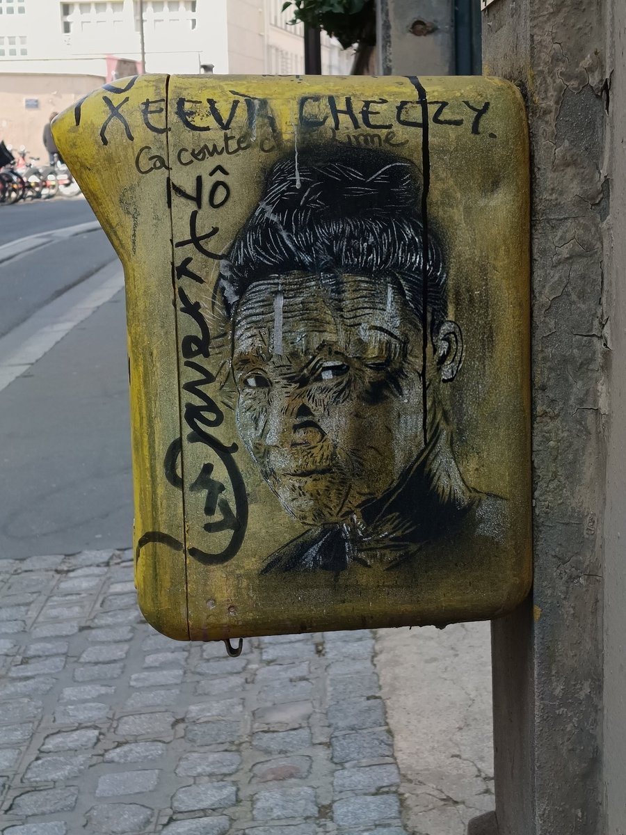 Wami56's tweet image. #streetart sur boîtes postales, 2 boîtes différentes