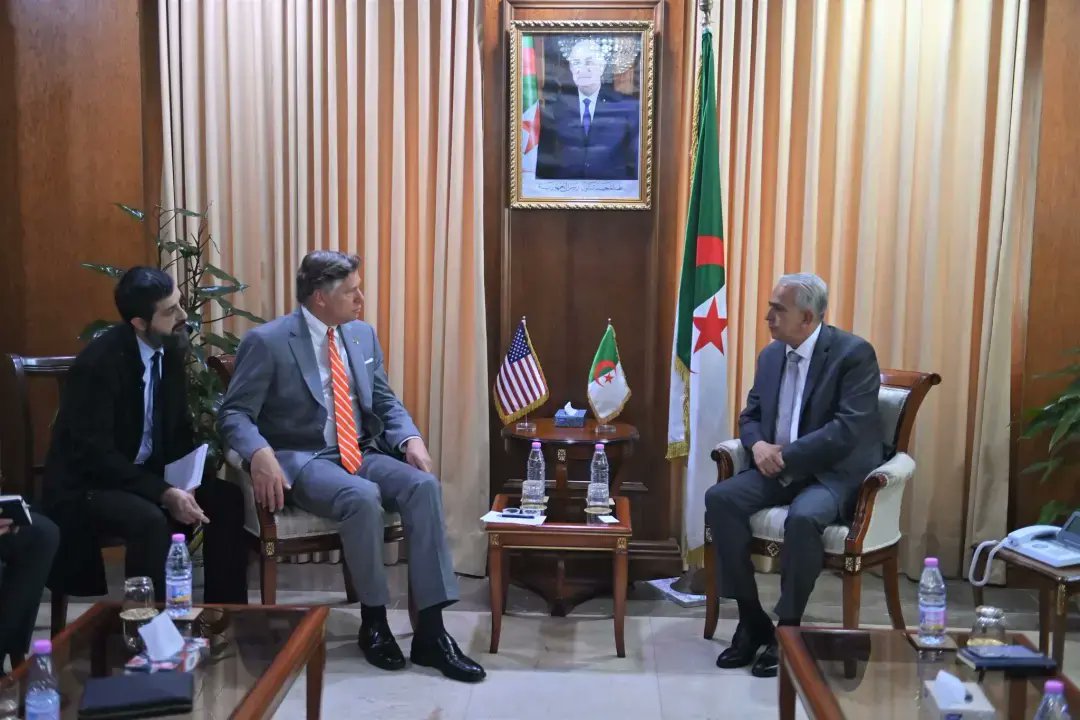 Algerie_aps's tweet image. #Mines
#Hanifi 🇩🇿 reçoit le secrétaire d'Etat adjoint des Etats-Unis  🇺🇸 

🔗aps.dz/fr/economie/in…