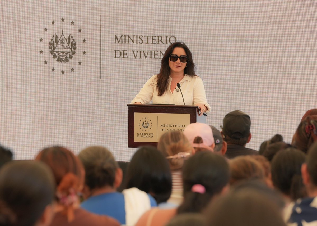 #Nacional | La ministra de <a href="/ViviendaSV/">Ministerio de Vivienda - FONAVIPO</a>, <a href="/misol140/">Michelle Sol 🇸🇻</a>, informó que la calificadora de riesgos Zumma Ratings ha actualizado la clasificación para el Fondo Social para la Vivienda, otorgándole la máxima nota AAA a sus emisiones.