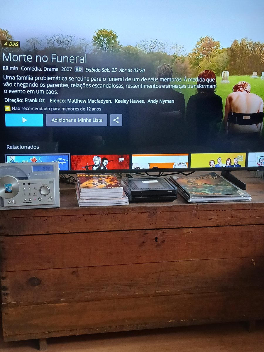 AJCAM's tweet image. Morte no Funeral
16 a •  2007 ‧ Comédia/Drama ‧ 1h 30m 

Diversão garantida ! 

Uma família problemática se reúne para o funeral de um de seus membros. À medida que vão chegando os parentes, relações escandalosas transformam o evento em um caos.

#filme #comédia #drama