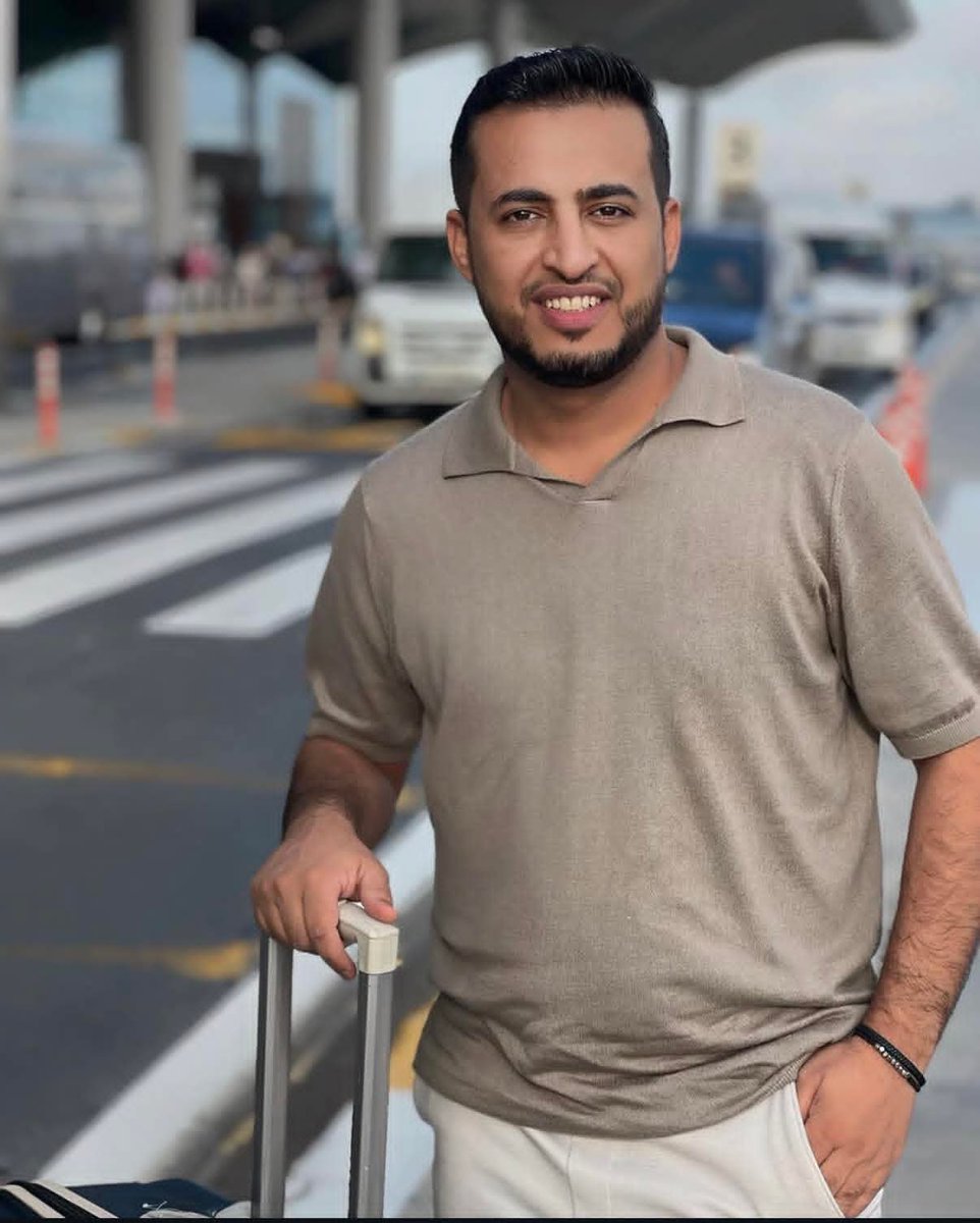 lljdl7040's tweet photo. توفي الشاب وصانع المحتوى اليمني عبدالرحمن الجميلي بشكل مفاجئ، حيث ذكر أحد أصدقائه أنه بعد أن شعر ببرودة مفاجئة وارتدى معطفه قبل أن يسقط على الأرض دون أي مقدمات، ليفارق الحياة وهو في كامل صحته وقوته. وأظهرت الفحوصات الطبية أن سبب الوفاة يعود إلى ذبحة صدرية.

ويعد عبدالرحمن من أبرع صناع المحتوى اليمنيين، وقد عرف بحضوره الإيجابي وروحه الراقية وإبداعه في مجاله، ما جعله قريبًا من قلوب متابعيه وأصدقائه. رحيله المفاجئ شكل صدمة كبيرة لكل من عرفه أو تابع أعماله.

إنا لله وإنا إليه راجعون.