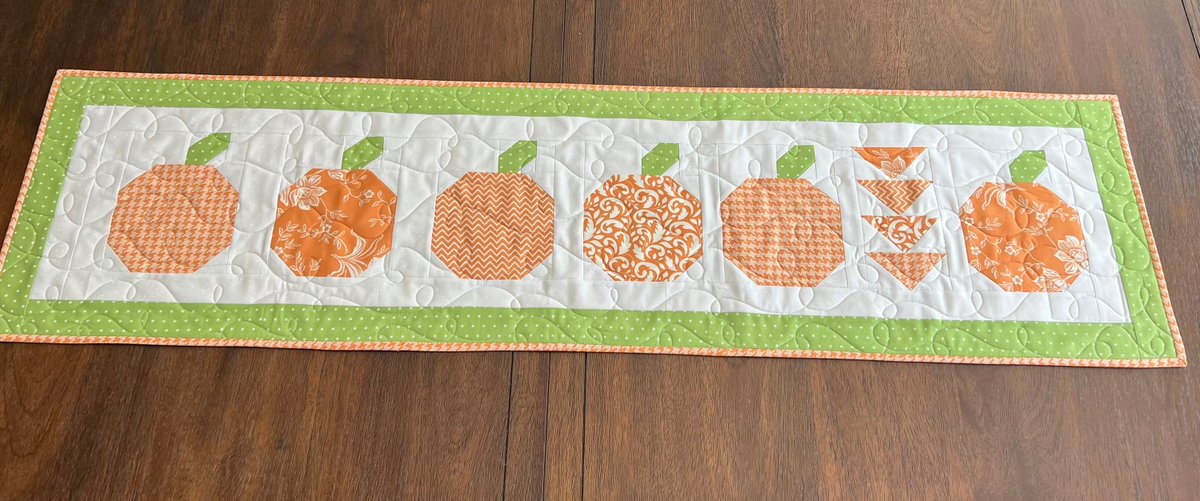 angelhw1956's tweet image. Quilted Fall/Thanksgiving Table Runner tuppu.net/b4bfd96c #TeaTimeQuiltsnMore #Etsy #Thanksgiving