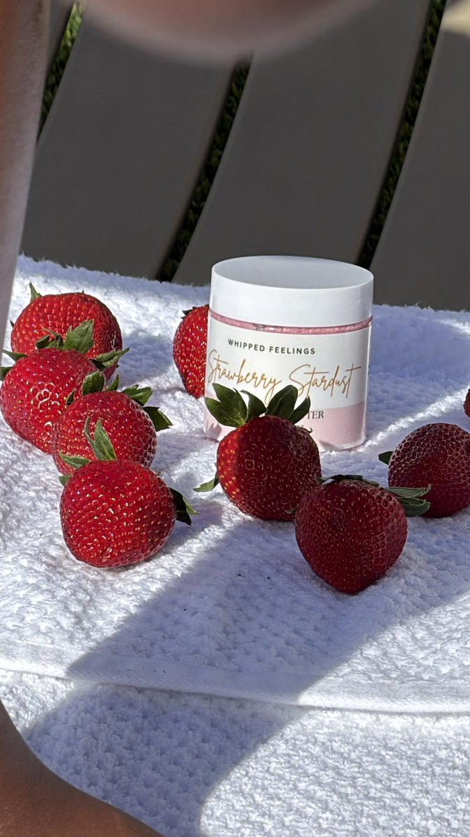 catchfeelinqs's tweet photo. soon come🍓💫
whipped body butter
LIMITED STOCK MAY 15th 7pm EST 
https://t.co/HgZUnIQruZ 😘 https://t.co/IfKWn45KfY