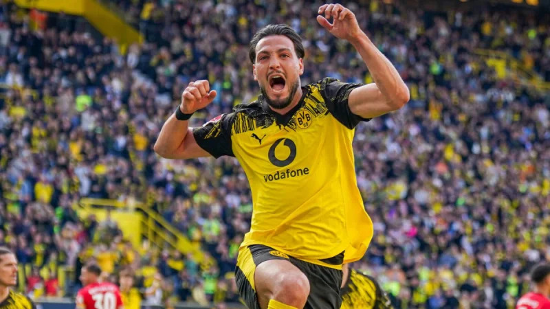 ALG : Bensebaïni, meilleur buteur algérien en Bundesliga dlvr.it/TSFvQs