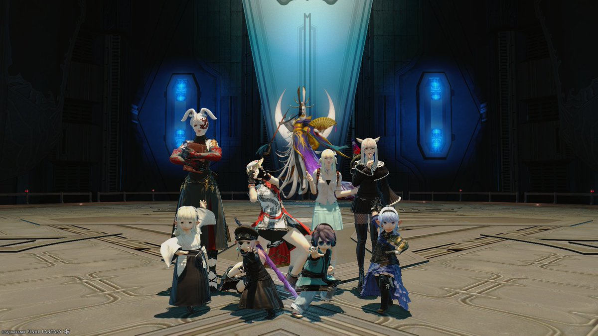 えいな tweet media