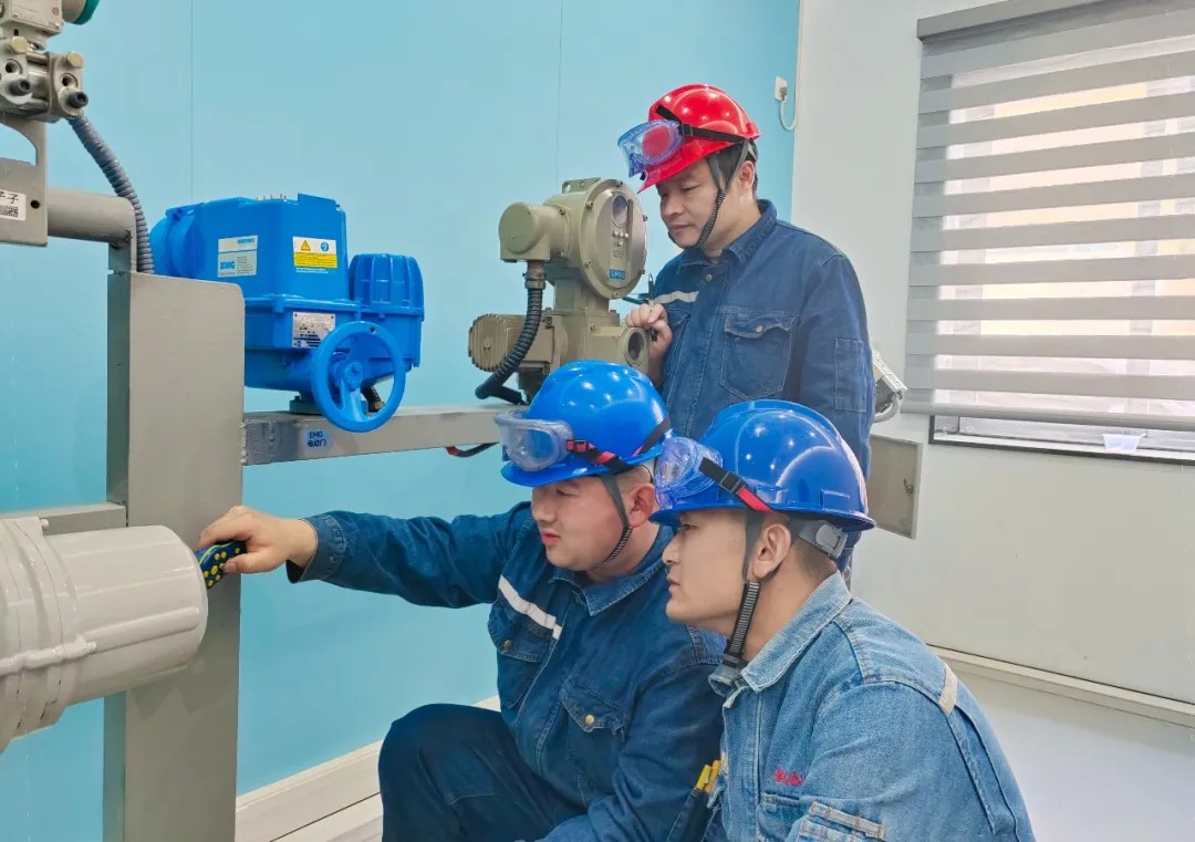 ChinaHongqiao's tweet image. Training

Real skills are built in real scenarios.
Through hands-on training and practical competitions, we continue to strengthen the capabilities that drive our performance forward.

#WorkforceDevelopment #Skills #IndustrialExcellence