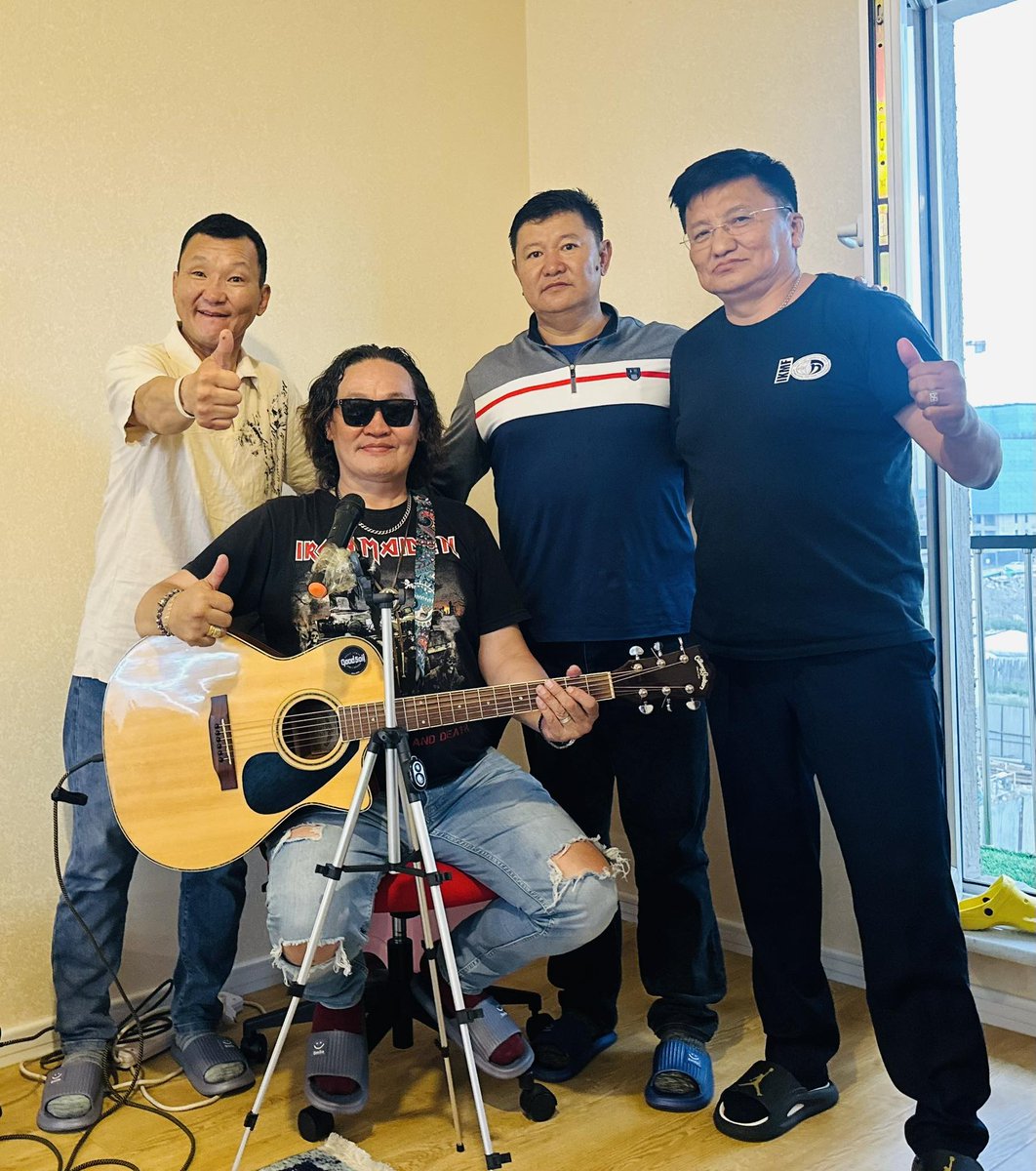 Badral Badral tweet media