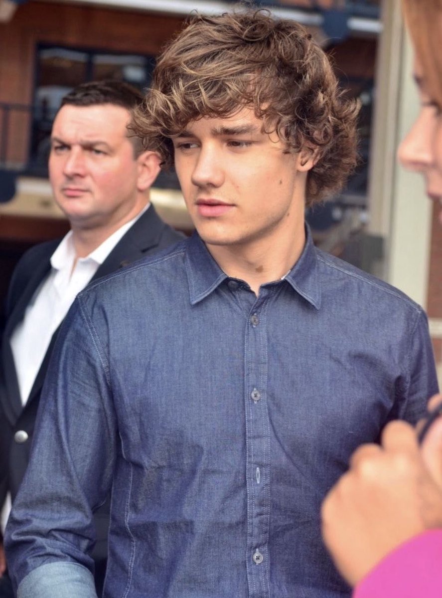 his curls 🤏🏻🤧