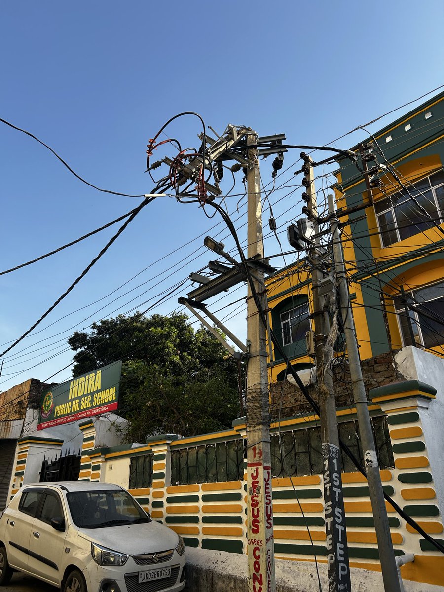 Yuvrajs1996's tweet image. 🚨 Urgent safety hazard in Jammu!
Loose &amp;amp; exposed electric wires are hanging dangerously low right outside Indira Public School (opposite lane to Yougal Sons). Risk to children is increasing daily. No action even after complaint. Please intervene🙏
#Jammu #PublicSafety @JKPDCL