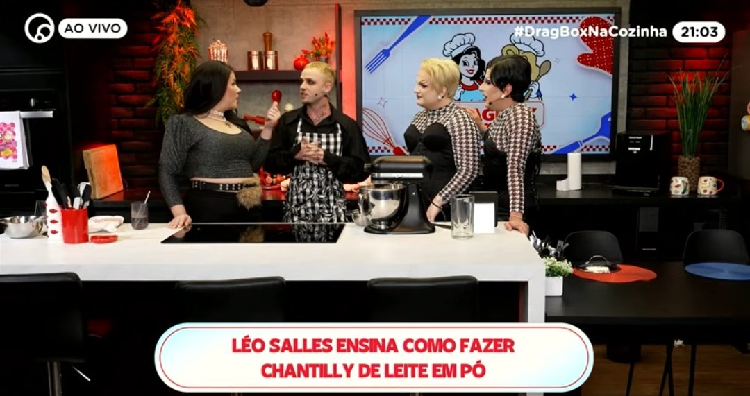 ohmyMcTudor's tweet photo. Parece um episódio da Família Addams
#SaveBrigadeiro
#DragBoxNaCozinha https://t.co/61B6a72cAY