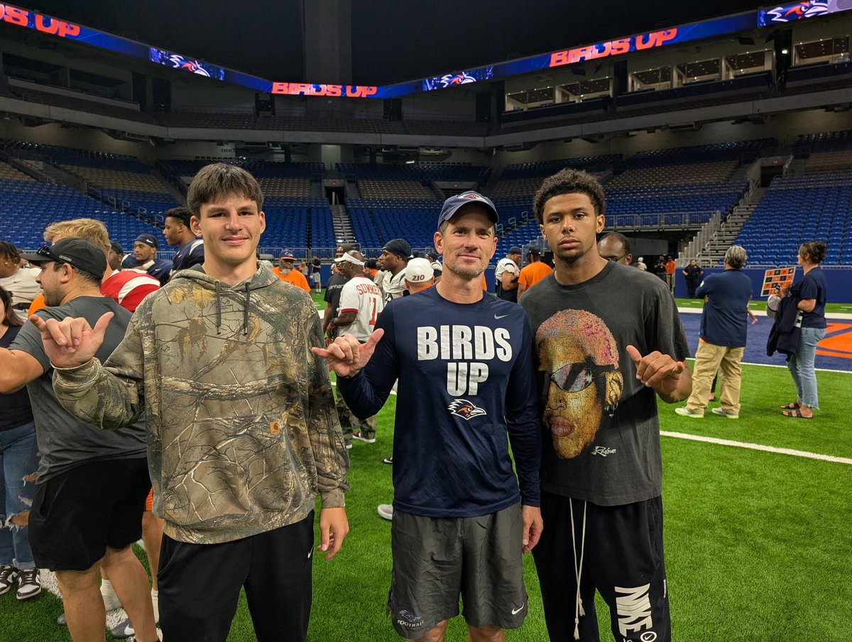 AidenTotani's tweet photo. Big thanks to @CoachJessLoepp for the invite to UTSA on Saturday. Getting to see some action in the Alamodome was exciting. Super excited to get back down to the 210 this summer. https://t.co/6hzF3Yxs9l