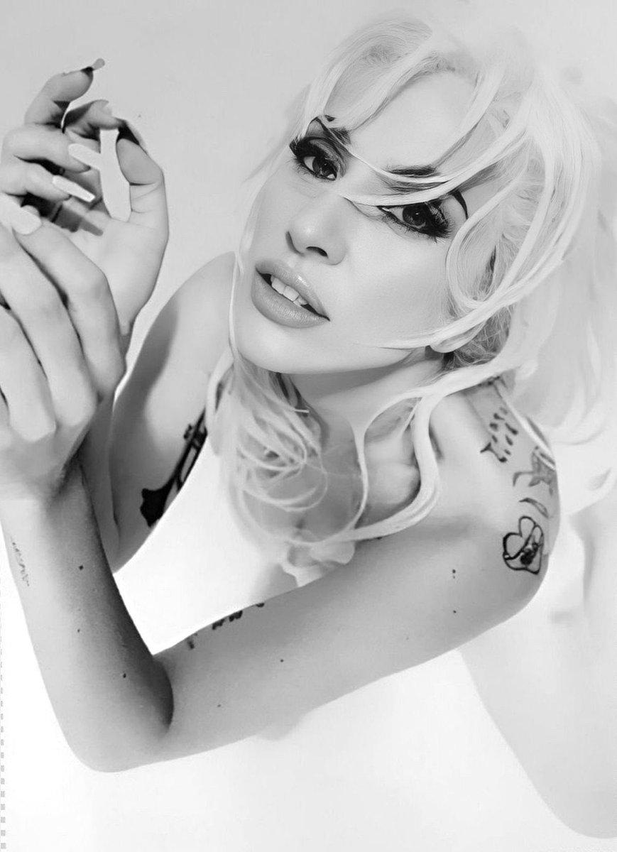 TⱯY 🪩🫧🖤 tweet media