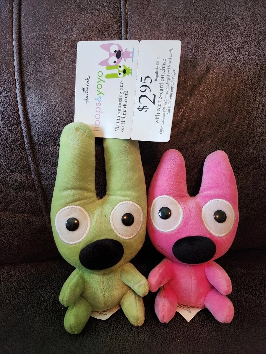 ExploClownNose's tweet photo. @grapoweraid Hey, just a heads up, the person you bought this from, Dakota Land Artifacts, is a known scammer.

The listing you bought was for the 2004 duo plushies, however, he has used a labeling gun to attach Hoops from the "Trio Set" to a Yoyo from the "Duo Set" https://t.co/RnsJptb9gA