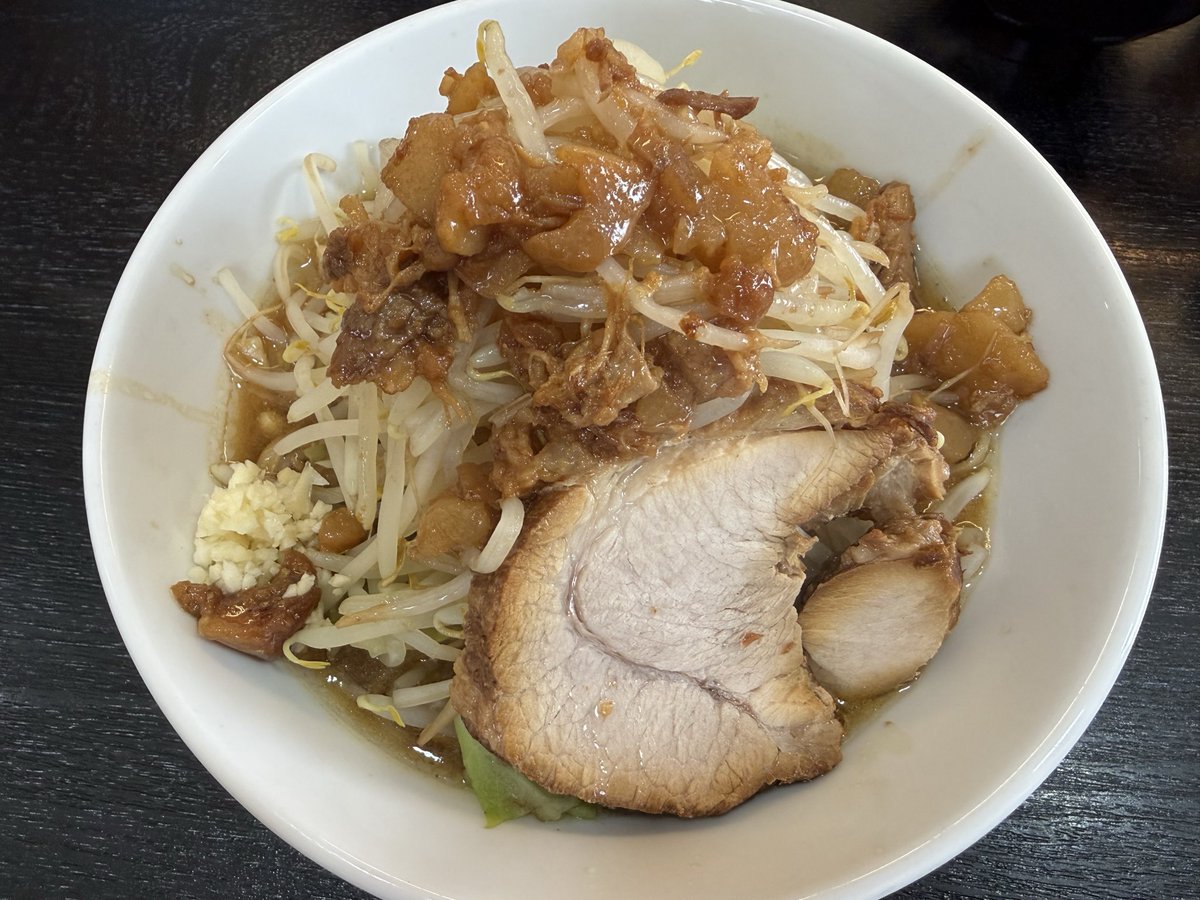 4/25 ラーメンたかふじ 

野菜　マシ　/ アブラ　ふつう　/ニンニク　少し　麺硬め　＋玉ねぎ