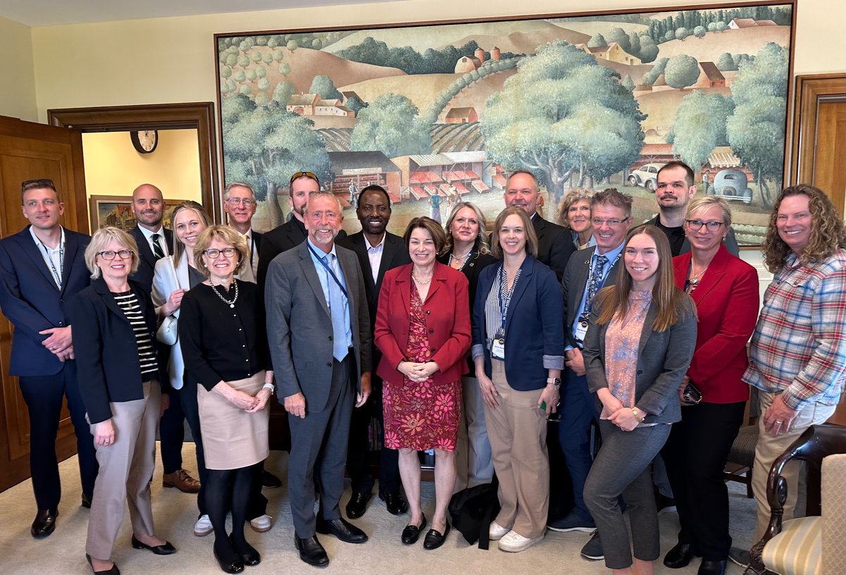 Senator Amy Klobuchar tweet media