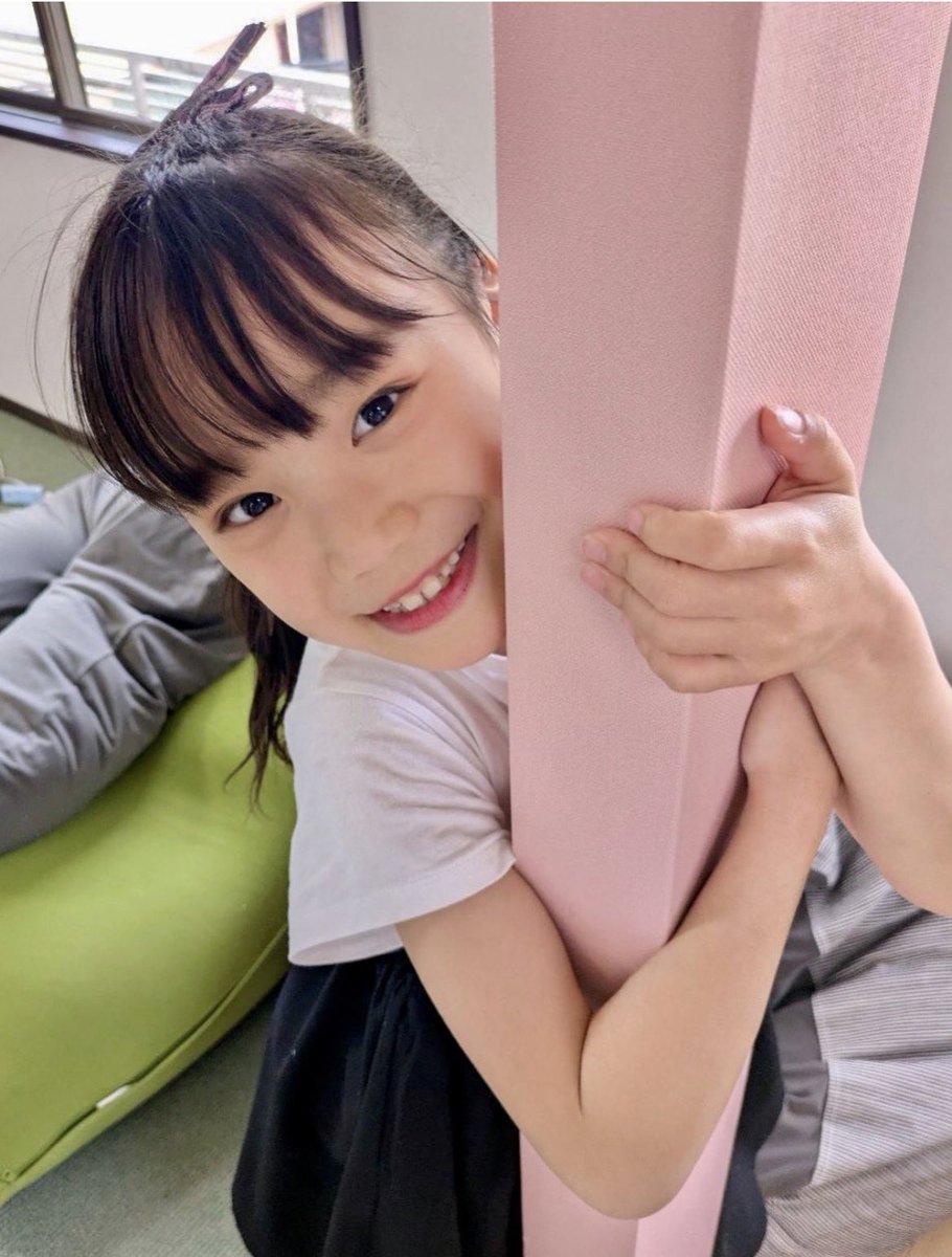 tao_tao_10's tweet photo. 前歯でずーとグラグラ抜けそうな歯🦷があって、いつ抜けるか気になっていたけど、今朝歯磨きしている時ついに抜けたよ😂勢いよく抜けてどこに行ったか探すほど💦💦これで給食も気にせず食べられるね👍明日はGW前のお休みだねー🕊️✨
#歯抜けっ子
#もうすぐGW
#kidsmodel
#ダンス好き https://t.co/jrurnO72sO