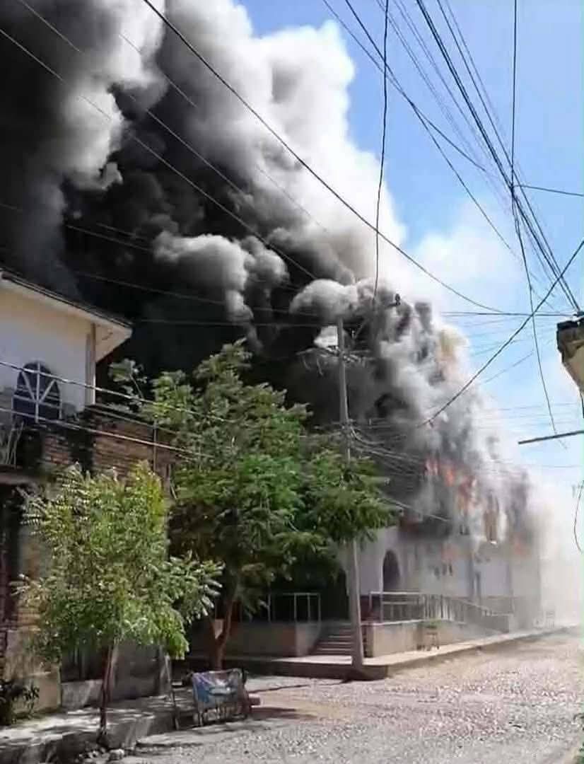 rthur013's tweet photo. Tras la captura de Audias Flores-Silva, “El Jardinero,” un líder clave del CJNG, Nayarit está en llamas 🔥🔥 https://t.co/pmiiiJGoHc