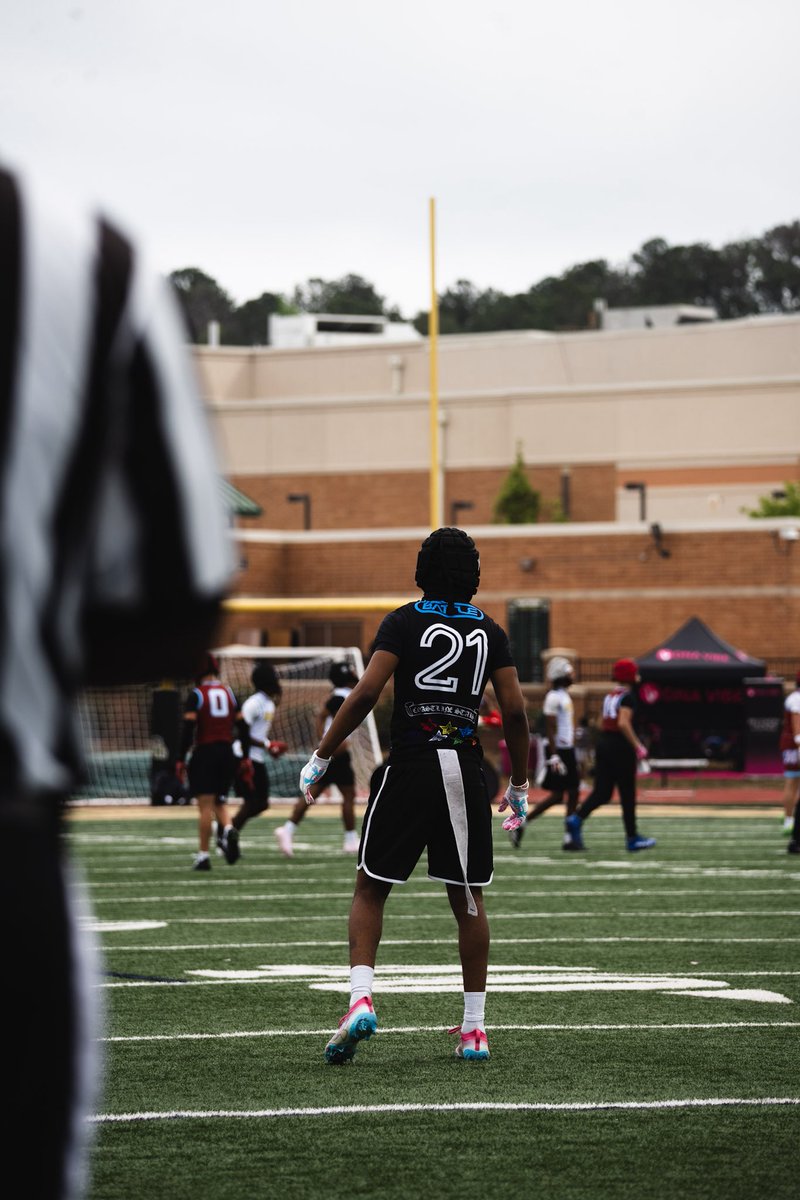Jaylenlockett3's tweet photo. Great weekend at @thesevens_7 Jaylen Lockett c/o2029 5’11 160lbs cornerback @samspiegs @247Sports @on3recruits @Coach_CJBailey @CJ3___ @TheUCReport @adamgorney @TomLoy247 https://t.co/6C7ZqjXv58