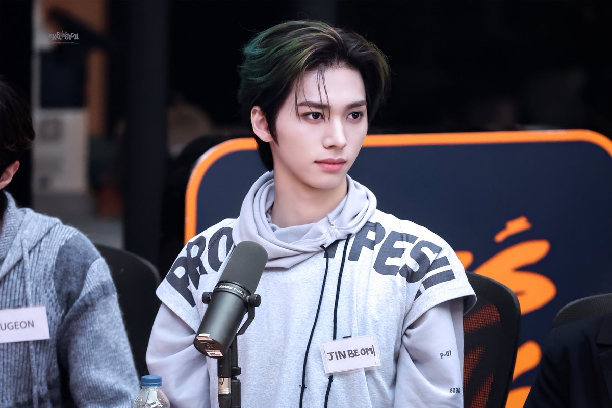 TNT_416's tweet photo. 250428

#휘브 #진범 #WHIB #JINBEOM https://t.co/5fafjzSrce