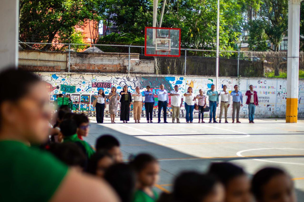 En respuesta a solicitud del Día del Pueblo, Daniela Griego visitó la primaria Salvador Díaz Mirón emisariopolitico.com/en-respuesta-a… vía <a href="/Emisario_pol/">Emisario Político</a>