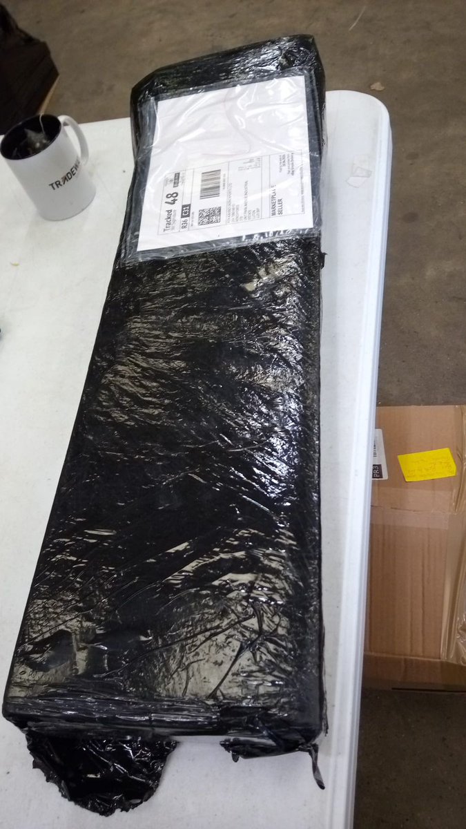 williemwangi8's tweet image. I respect anyone that's built a home because these 4 frames here have cost me half an acre somewhere nice 😪wueh anyways ##builtnotbought