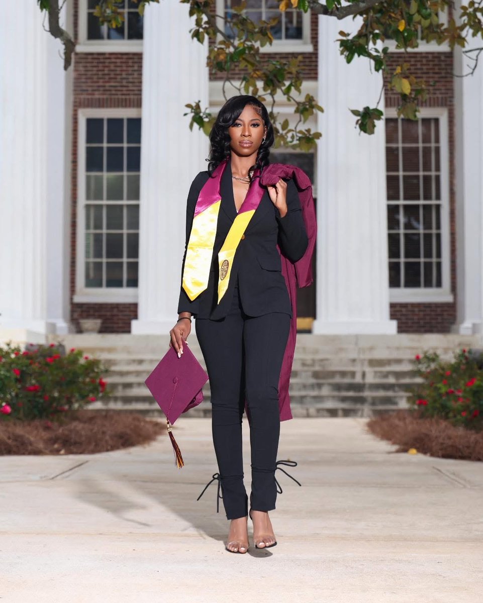 XO___Jam's tweet photo. 14 days until the tassel is turned 🎓🤩 #ASUgrad https://t.co/7mLd6s8H8v
