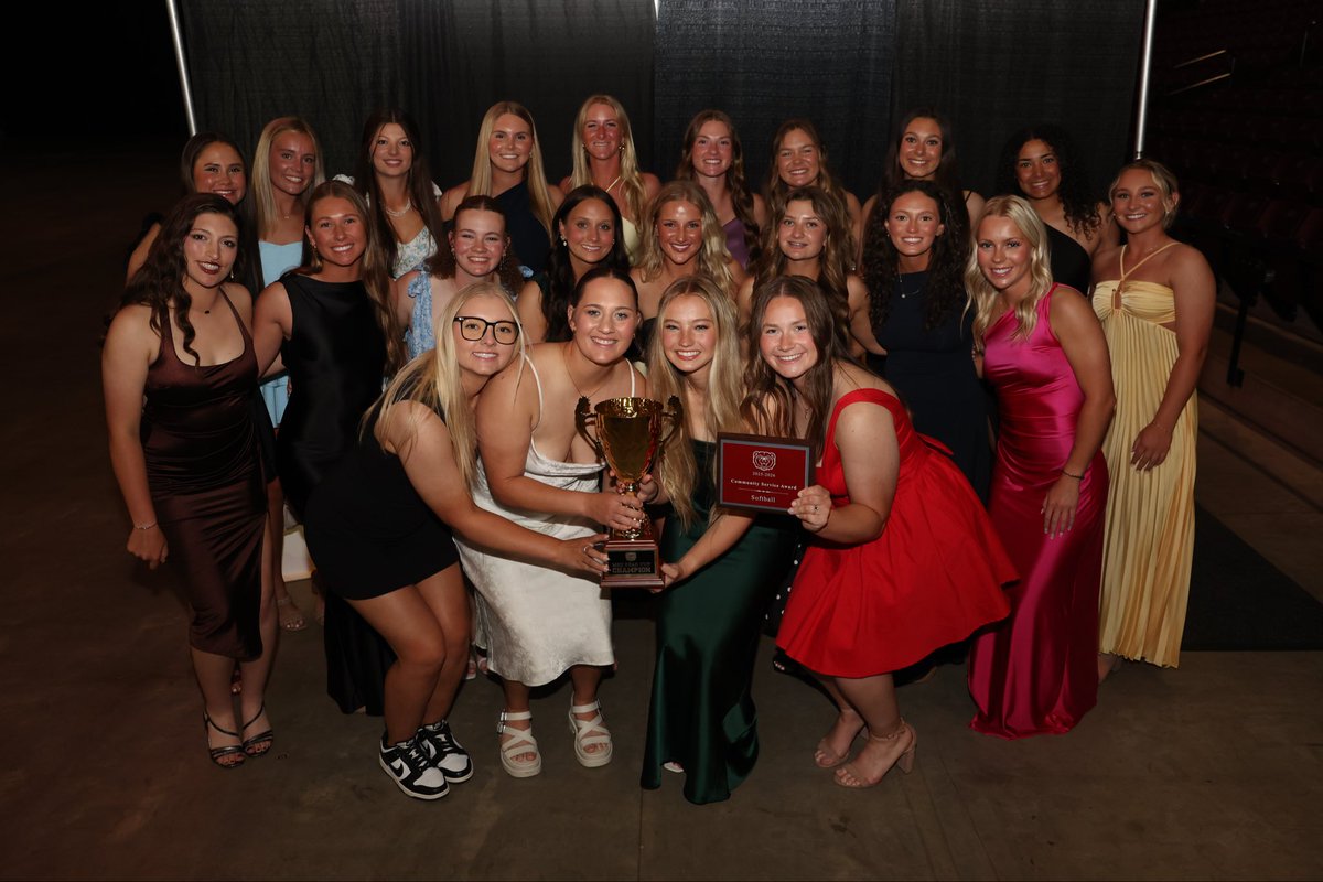 MoStateSoftball's tweet photo. Back-to-back Bear Cup champs 🏆

#GoBears | #WeAreMoState https://t.co/T9FC9SHYRW