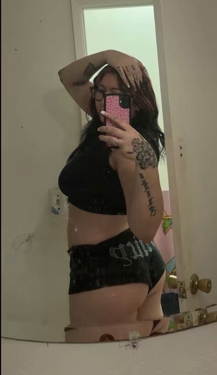 Holly’s Worshipper 🗝️ tweet media