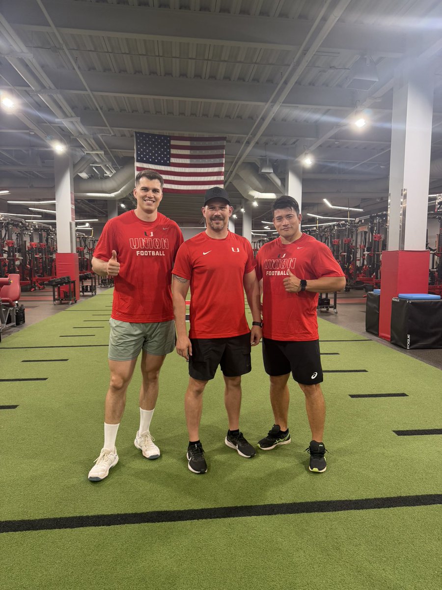 mashburn_de's tweet image. We had a couple of international discus throwers training with us the past few weeks, one from Switzerland and one from Japan(holds the Japanese record). They were physically impressive and moved incredibly well. Good to get to know people from other walks of life. #Strength