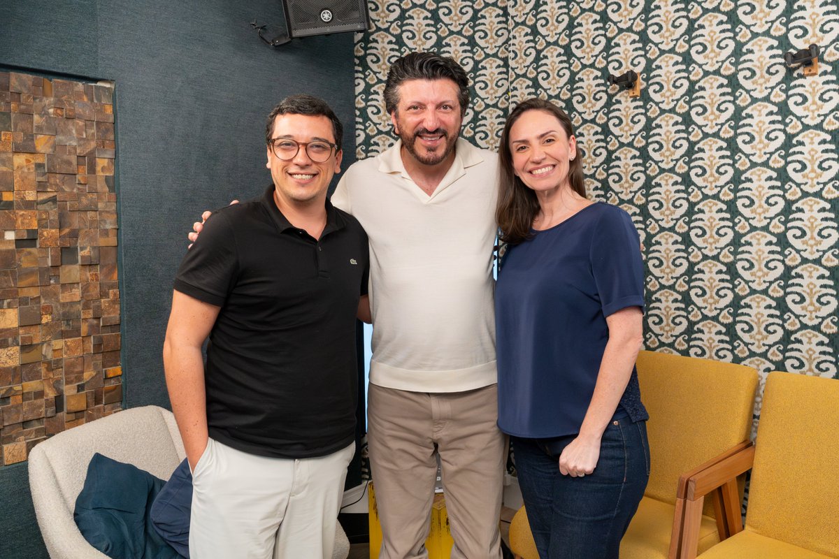 rivostudiobr's tweet photo. TÁ CHEGANDO A HORA! ⏰
O Talks recebe Lito Sousa, o maior comunicador de aviação do Brasil e ex-mecânico da Varig e United Airlines que virou referência mundial no assunto! Vai perder? 🤔
É a partir das 19h30, nos vemos lá!
#rivotalks #litosousa #avioes https://t.co/bieVuGxZML