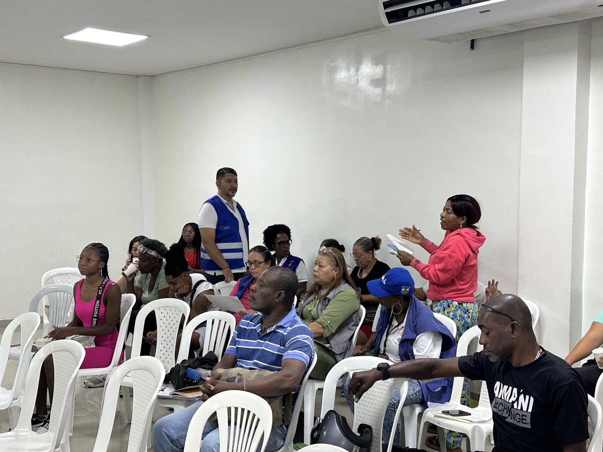 DAPDCali's tweet image. #AEstaHora Llegamos al oriente de la Ciudad. Estamos en la Comuna 21 avanzando en la #FormulaciónParticipativa del POT. Escuchamos a la comunidad y recogemos sus observaciones a las propuestas preliminares para construir de manera conjunta decisiones territoriales. #RAPOTCali