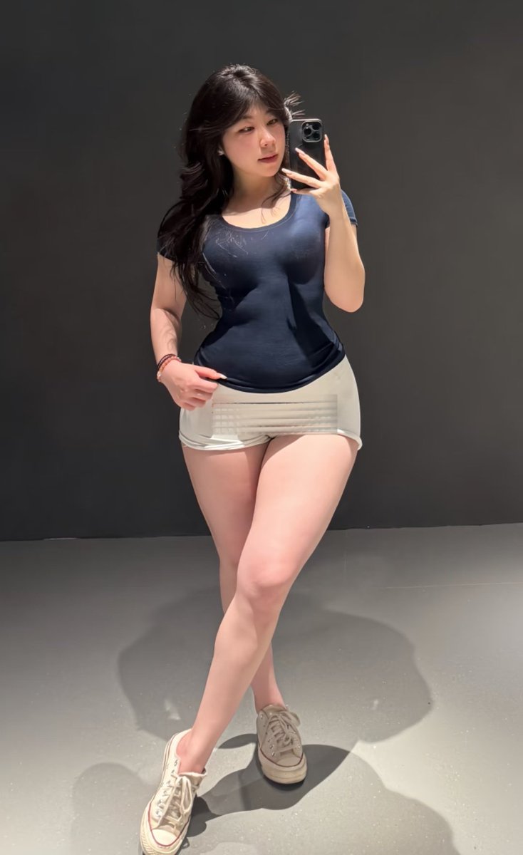 大屁股健身婊集中营 tweet media