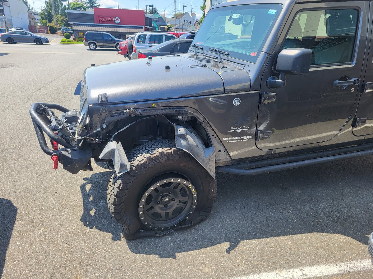 RefinishWay's tweet image. Get #CollisionRepair by an experienced team in 2 available locations; Everett &amp;amp; Lynnwood. We will work with your insurance company to get you safely back on the road. #InsuranceClaims #Collision #AutoBody #AutoBodyRepair #NarrowWayRefinish #QueenAnneAutoBody #NWBedliners