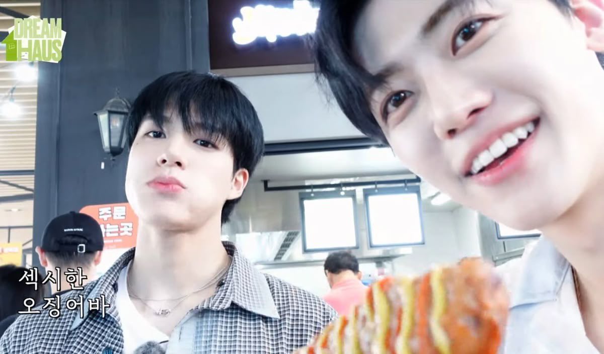 อ้วนมองกล้องหน่อย

โอ้ยกินอยู่่่

เธอยิ้ม ๆ 

เค้ากินอยู่อ้วน ไม่เห็นจะน่ารักเลย

กินอยู่ยังน่ารักเลยทำได้ไงต่างหาก