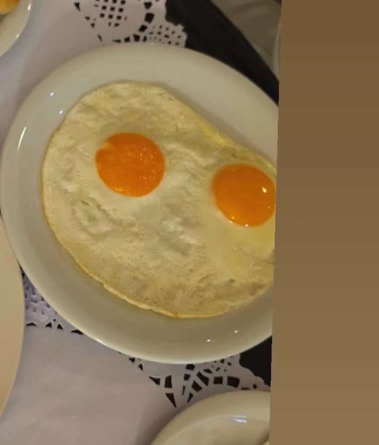 Berneese tweet media