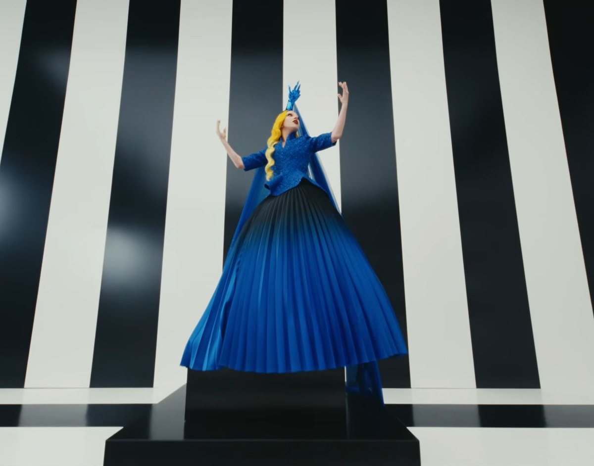 La Mode Unknown tweet media