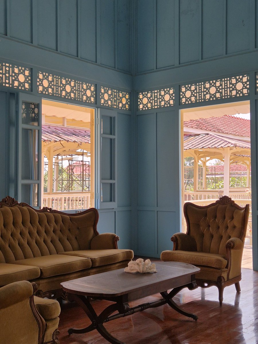 อะไร??? tweet media