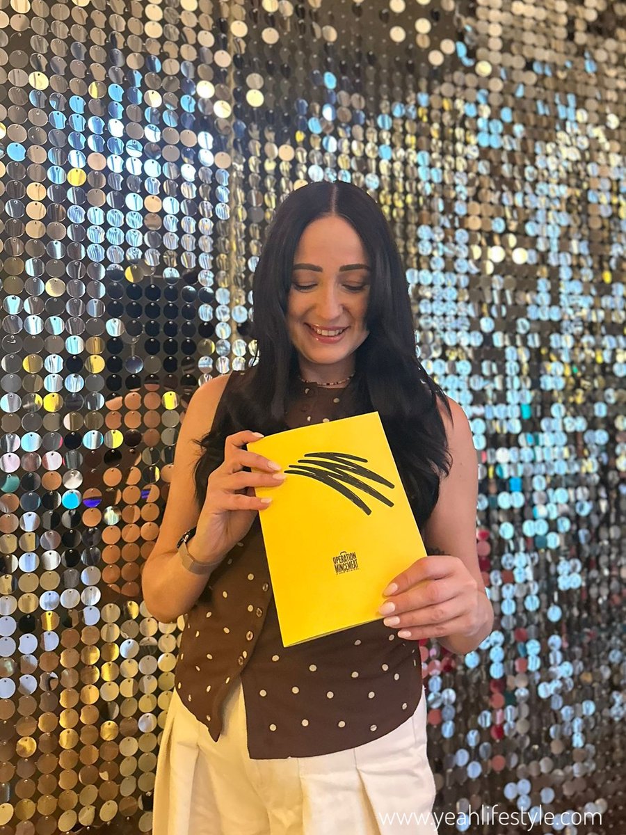 yeahlifestyle's tweet image. Why wasn’t history taught like THIS?! 🕵️‍♂️Operation Mincemeat = top-secret mission, turned top-tier #musical … plus double agents, pure chaos and joy! 💌💀

On at @regandvic until 2 May, don’t miss it. @mincemeatlive 

#theatre #blogger #stokeontrent #staffordshire #pr #live #uk