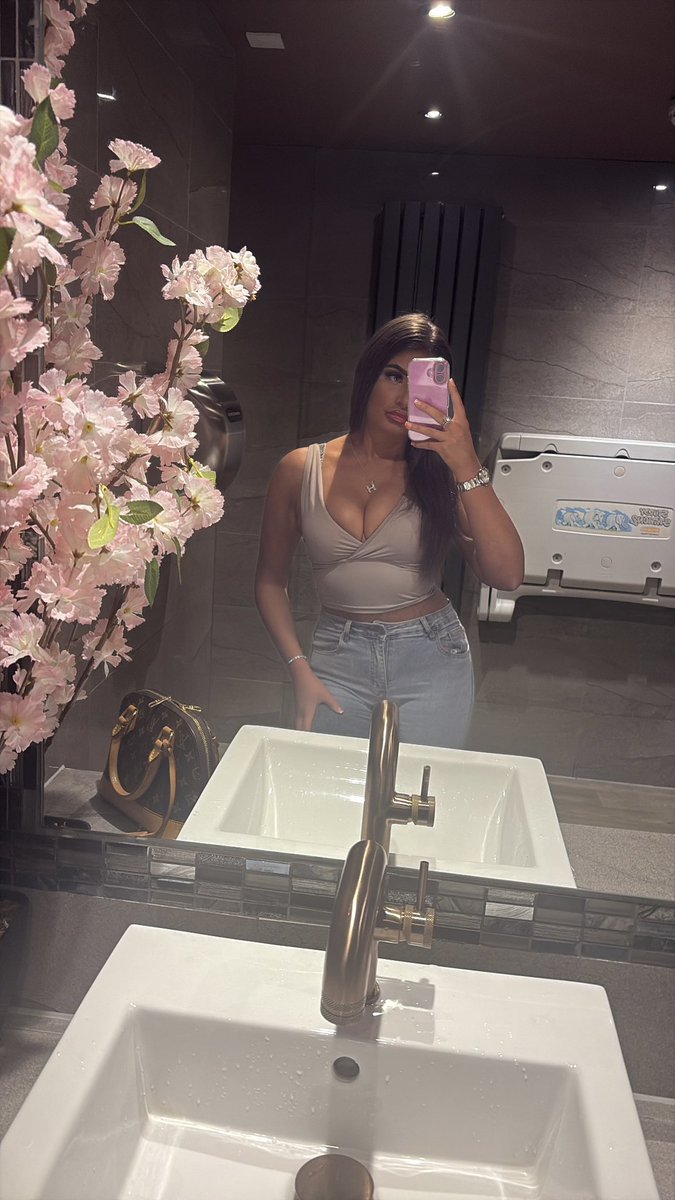 Holly 👸🏽 tweet media