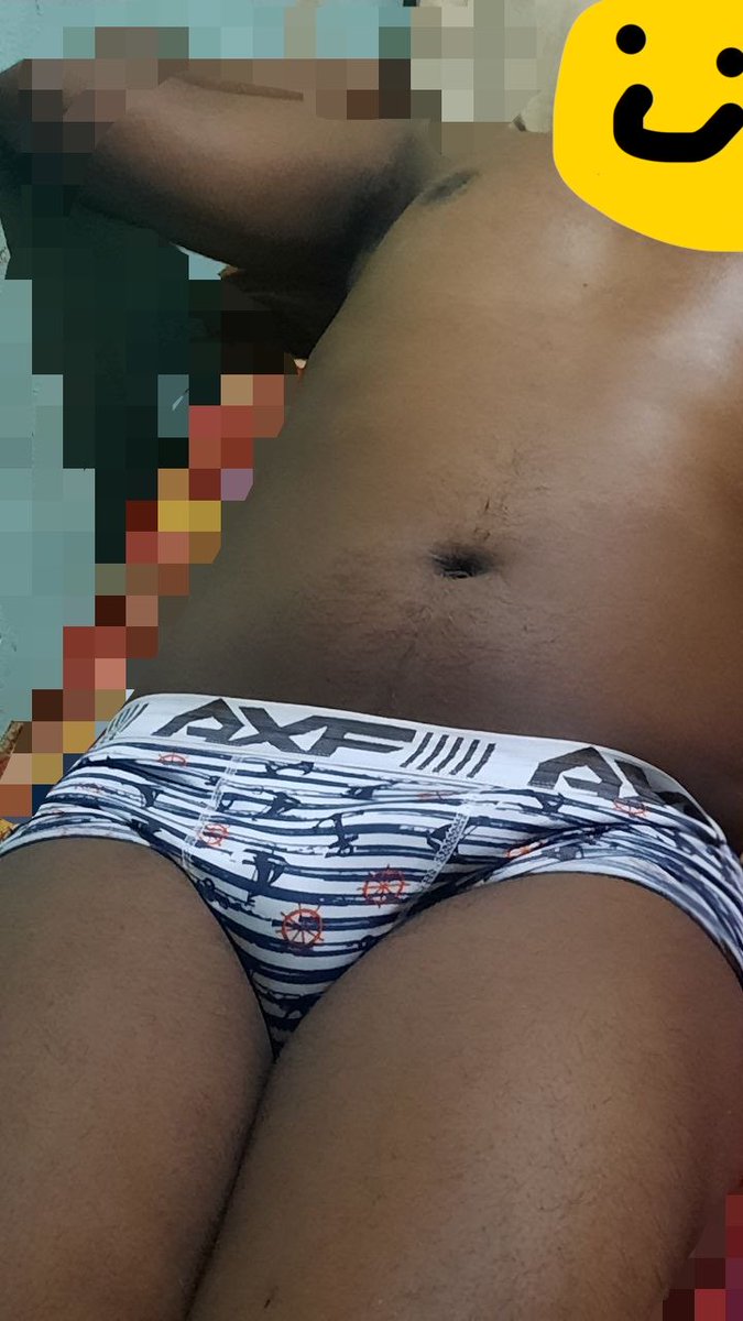 Jhonpretinnh's tweet photo. E meu irmão que chegou bêbado em casa e dormir só de cueca 🥵
#negao #irmao #parente #bebado https://t.co/IXasVuxq2t