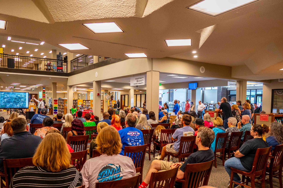 CahabaDave's tweet photo. James Spann at Tuscaloosa Main Library last Saturday. Program on weather safety and the April 27th tornados. @spann @tusclibrary https://t.co/wDF9fR8pRv