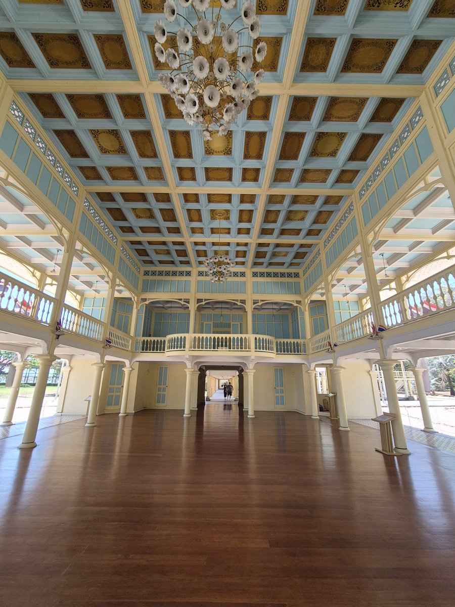 อะไร??? tweet media