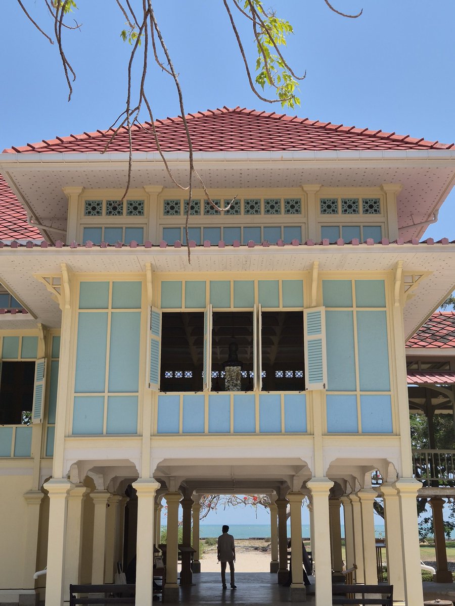 อะไร??? tweet media