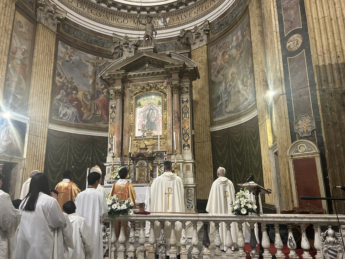 dfrancescopesce's tweet photo. Messa per la festa della #MadonnadeiMonti @diocesidiroma presieduta dal Cardinale Coccopalmerio https://t.co/pG74Ru0LzL